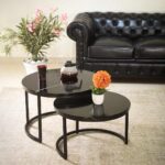 Set de 2 petites tables basses avec un plateau en décor marbre noir et piètement en métal noir